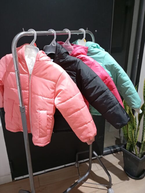CAMPERA CON CAPUCHA